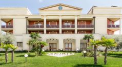 Akiris Resort Premium