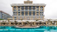 Serenity Queen Hotel Lux